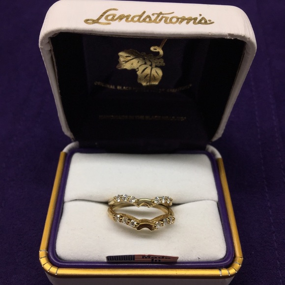 Engagement/wedding band set - Picture 3 of 4